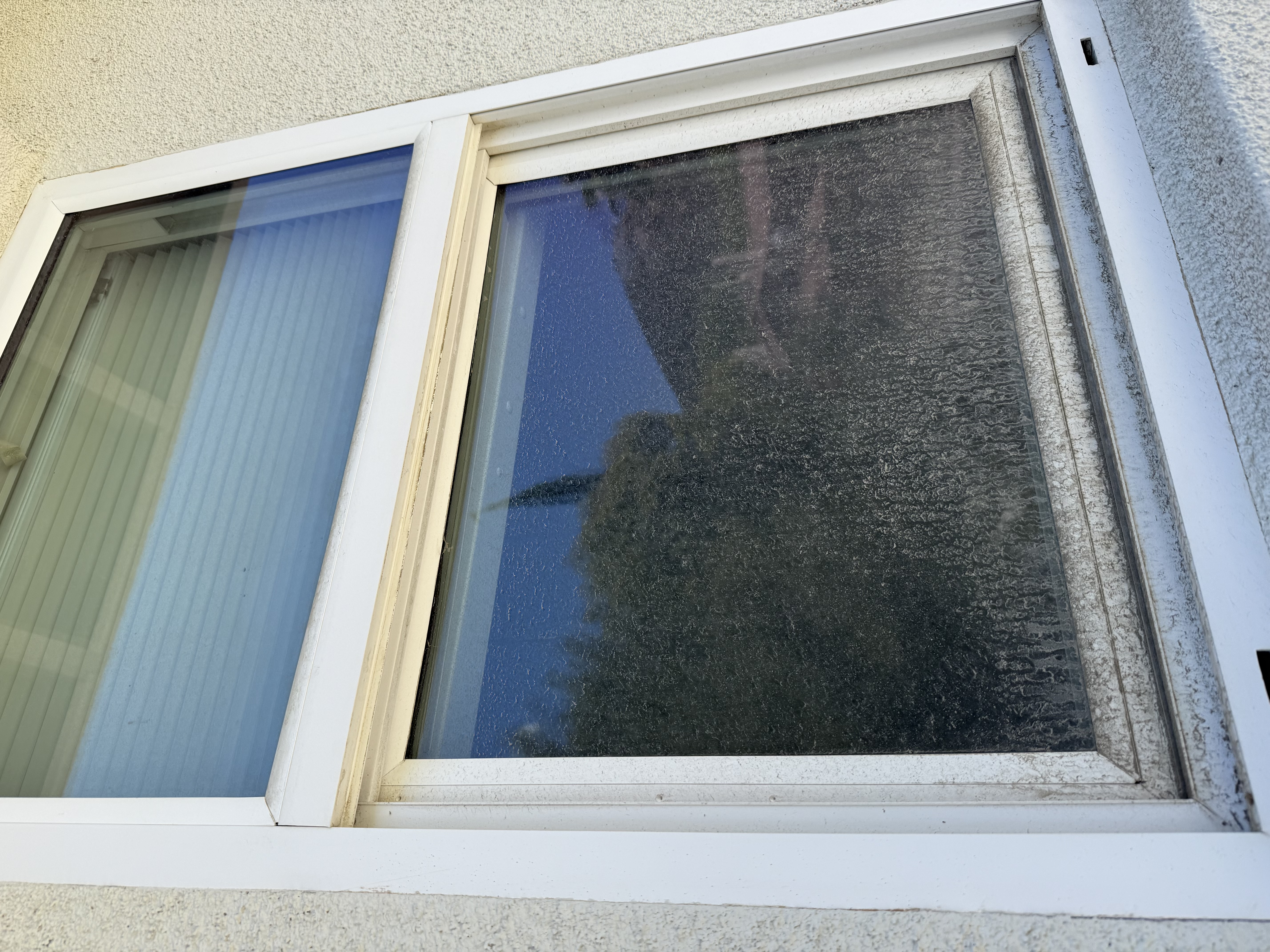 Dirty windows before cleaning